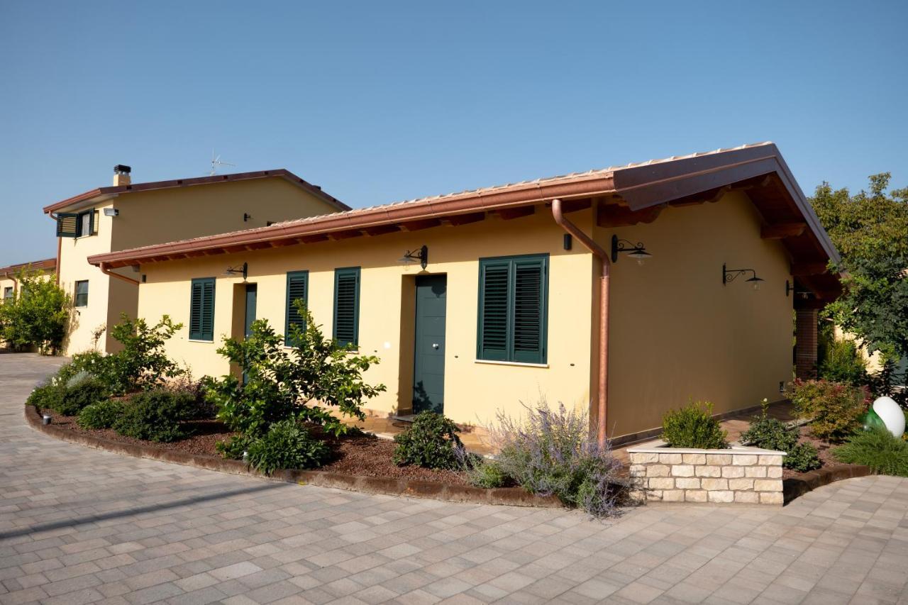 Agriturismo Casa Chiara Latina Exterior photo