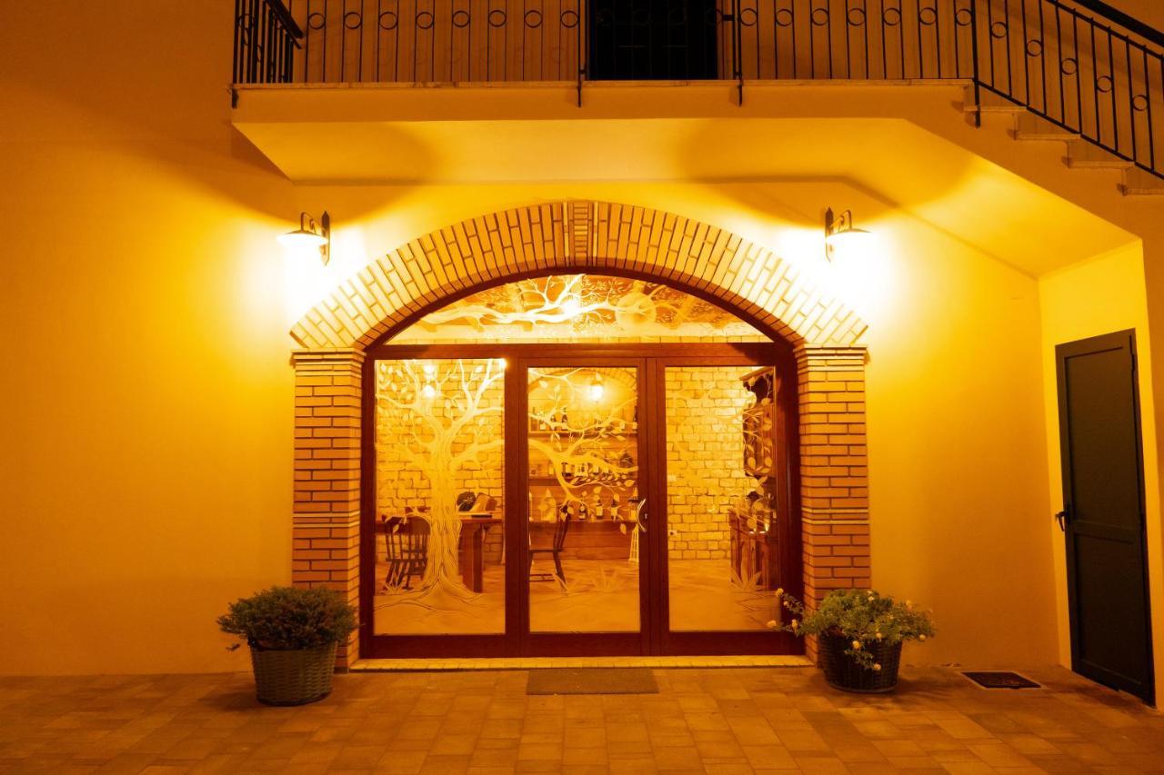 Agriturismo Casa Chiara Latina Exterior photo