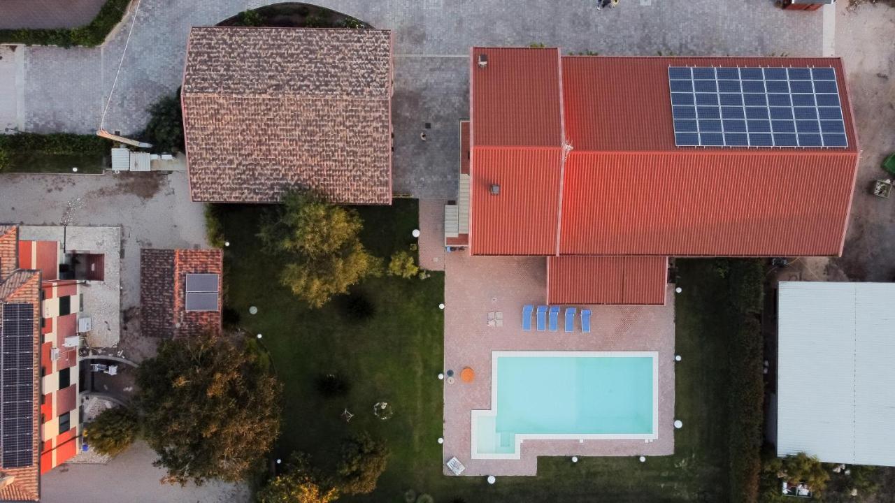 Agriturismo Casa Chiara Latina Exterior photo