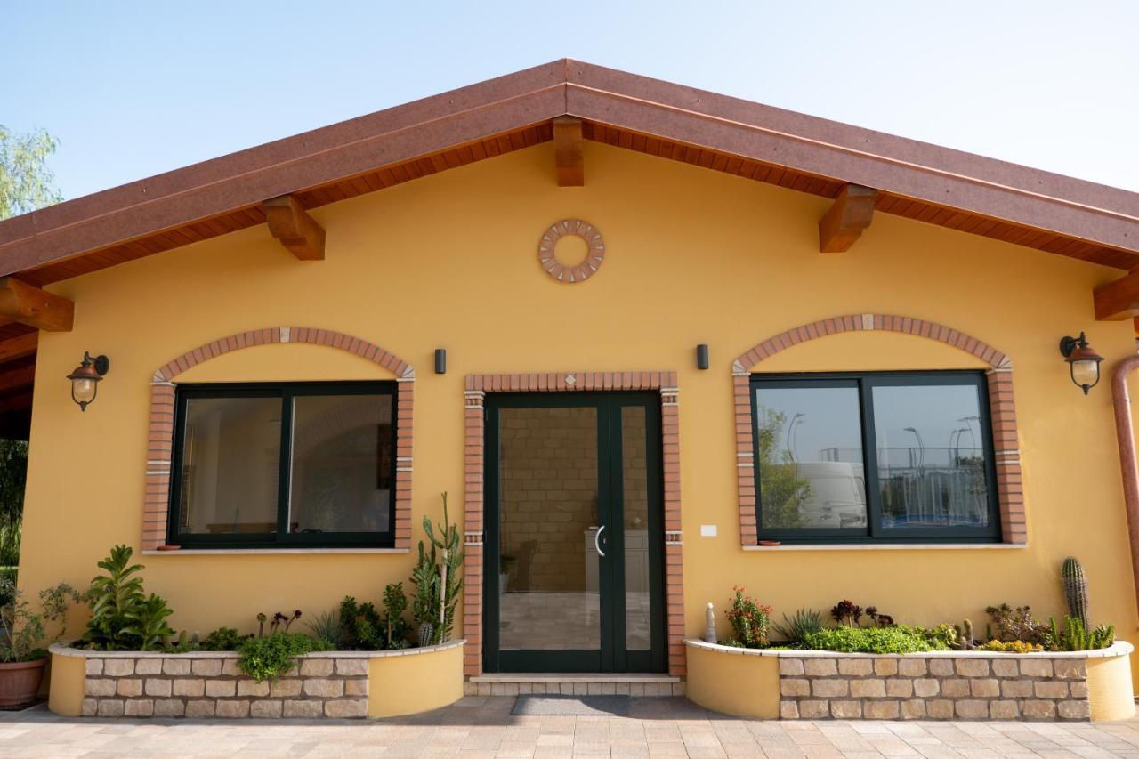 Agriturismo Casa Chiara Latina Exterior photo