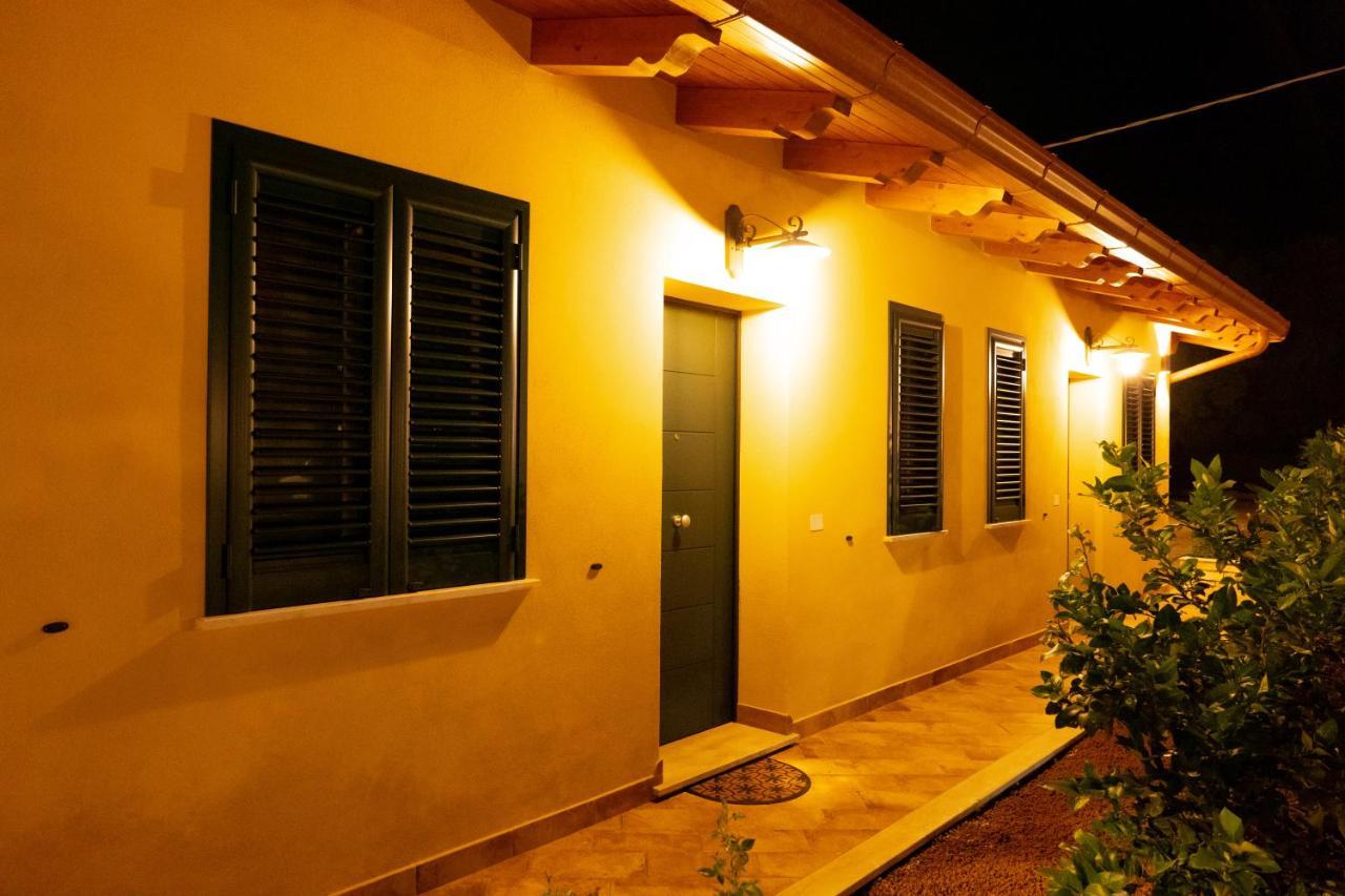 Agriturismo Casa Chiara Latina Exterior photo